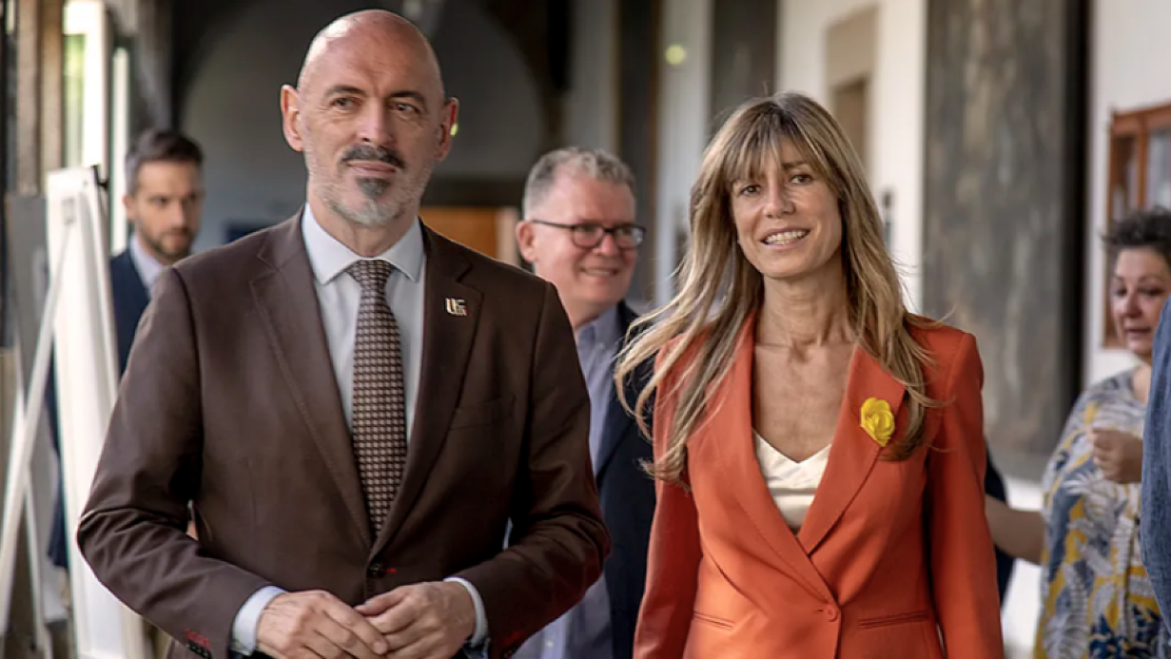 Joaquín Goyache, rector de la UCM, y Begoña Gómez en un acto.