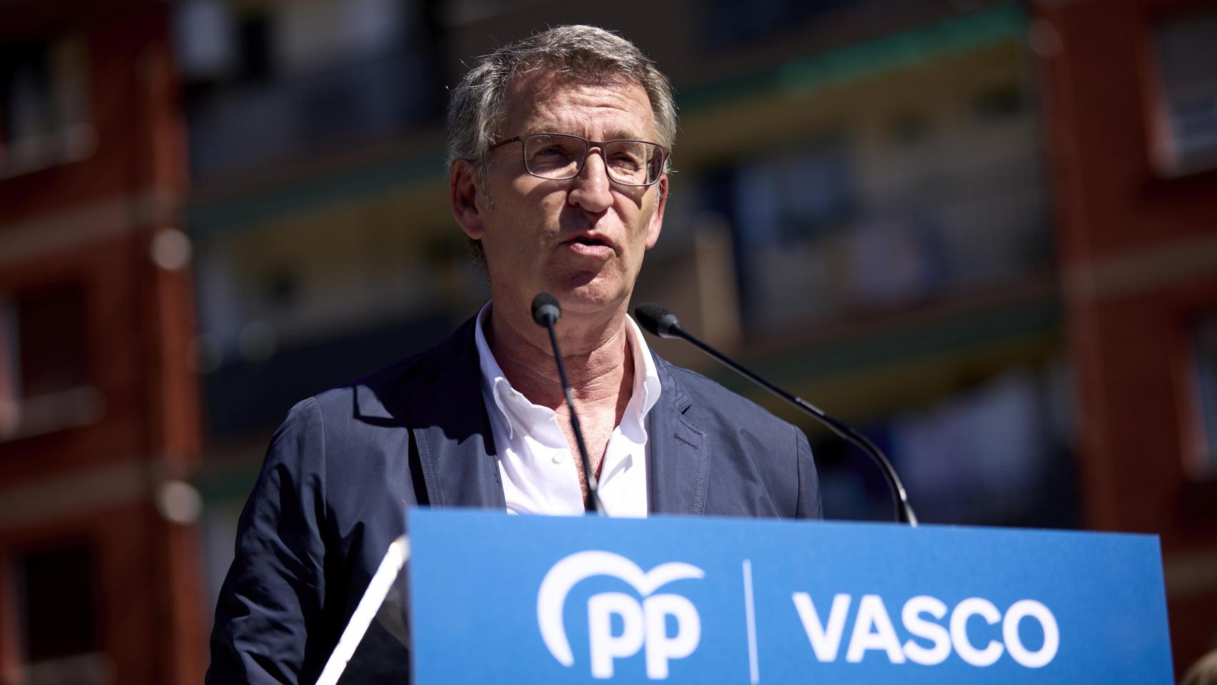 El presidente del PP, Alberto Núñez Feijóo,  este miércoles en Ermua (Vizcaya).
