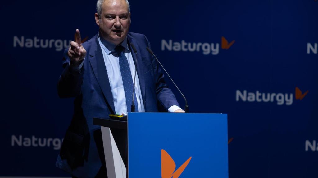 El ministro de Industria, Jordi Hereu, interviene durante la jornada 'Retos y Oportunidades de la descarbonización en la industria', en CaixaForum Madrid