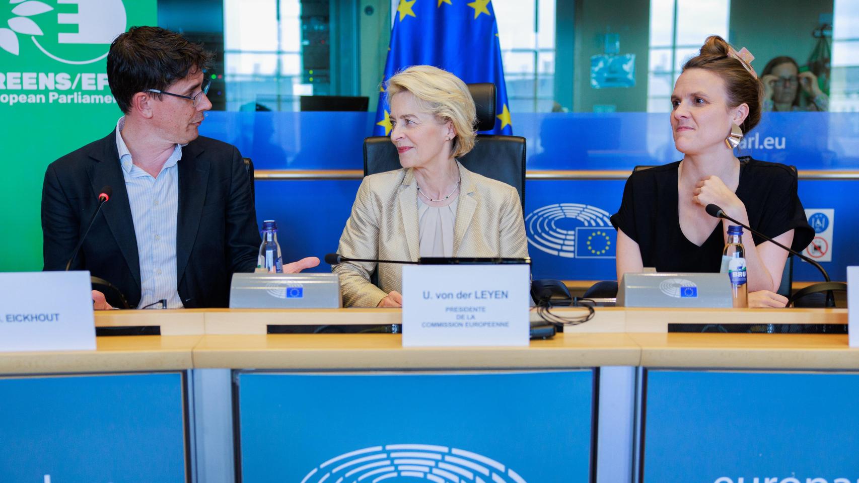 Ursula von der Leyen, con los dos copresidentes de los Verdes, Bas Eickhout y Terry Reintke, durante su reunión del pasado miércoles
