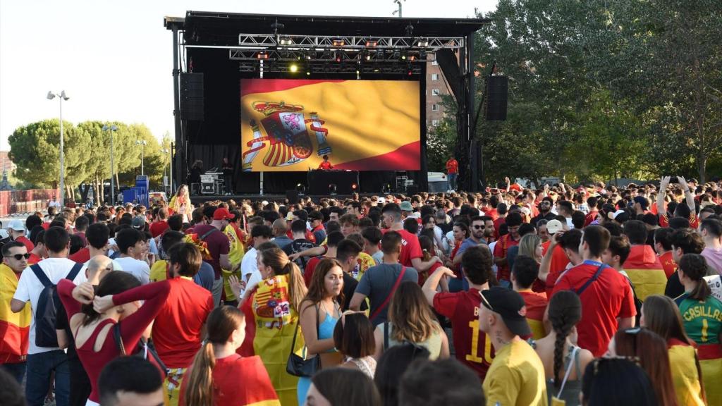 Ambiente durante el partido de semifinales de la Eurocopa entre España y Francia