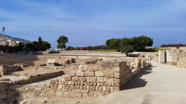 Las piedras blancas del yacimiento del tossal de Manises dan una clara pista del nombre de Alicante.