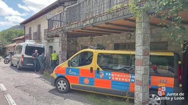 Efectivos trabajando en la búsqueda del hombre desaparecido en Las Salas