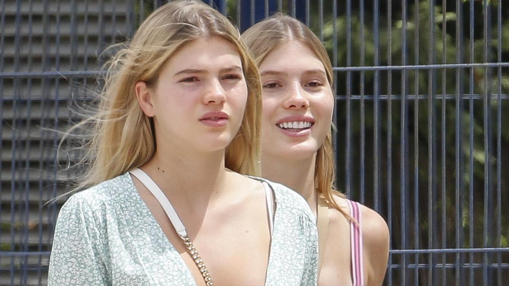 Las gemelas, Victoria y Cristina Iglesias en una de sus últimas visitas a España.