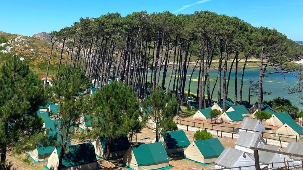 Vista general del camping de las Islas Cíes