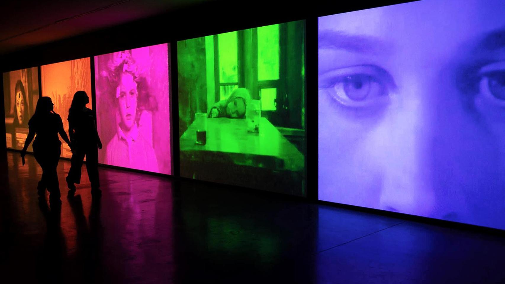 Susan Hiller: 'PSI Girls', 1999. © Museo Helga de Alvear. Foto: Tania Castro