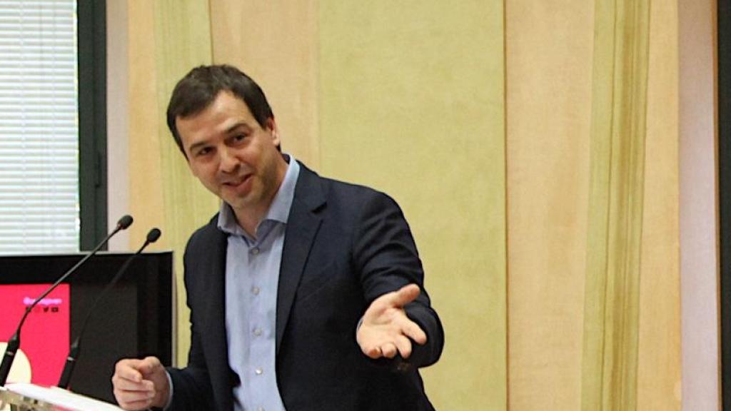 David Azagra, hermano de Pedro Sánchez, en un acto en la Diputación de Badajoz, junto al presidente de la misma, Miguel Ángel Gallardo.