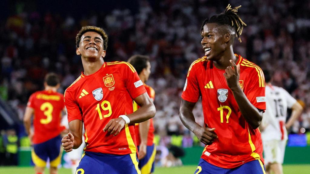 Lamine Yamal y Nico Williams celebran un gol en la Eurocopa.