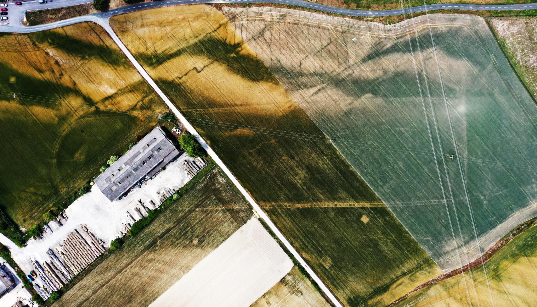Vista aérea de la planta del circo romano de Iruña-Veleia.