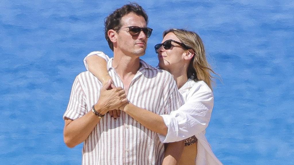 Albert Rivera, romántico como nunca con Carla Cotterli en Formentera.