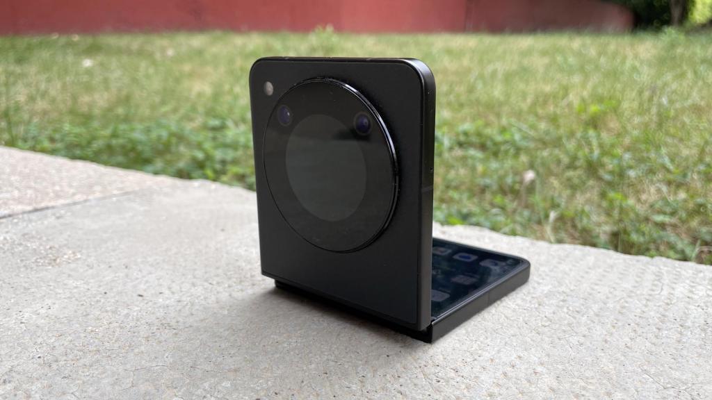 El ZTE Nubia Flip 5G.