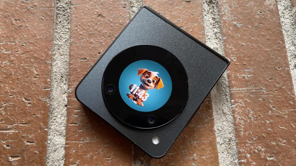 El ZTE Nubia Flip 5G.