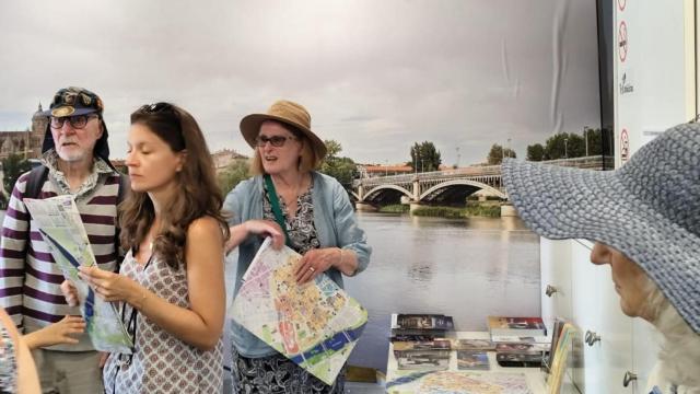 turistas oficina de turismo salamanca (2)