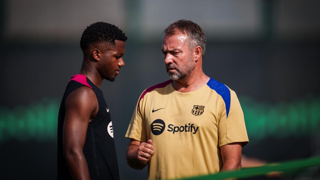 Ansu Fati y Hansi Flick, en un entrenamiento del FC Barcelona