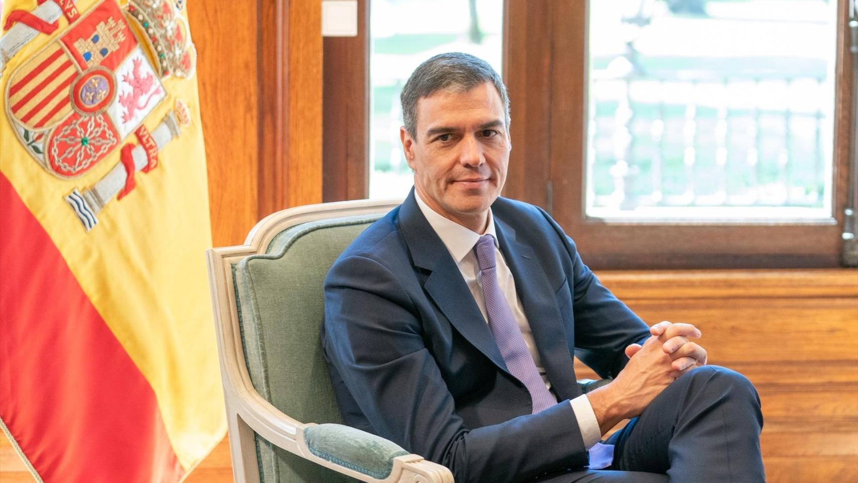 El presidente del Gobierno, Pedro Sánchez durante una reunión con el lehendakari, en el Palacio de Ajuria Enea.