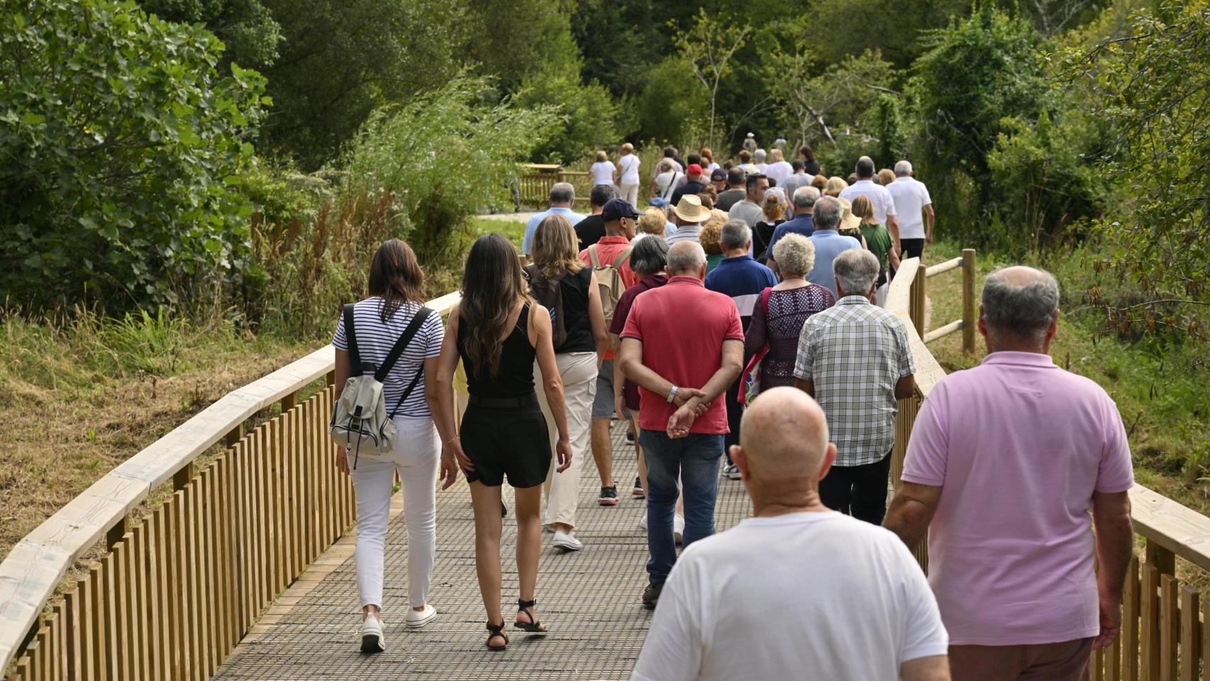 Imagen de la inauguración del paseo fluvial que une Iñás y Nós en A Coruña.