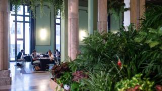 Imagen de archivo del refugio climático en el que se ha transformado el Círculo de Bellas Artes de Madrid.  Gustavo Valiente Europa Press