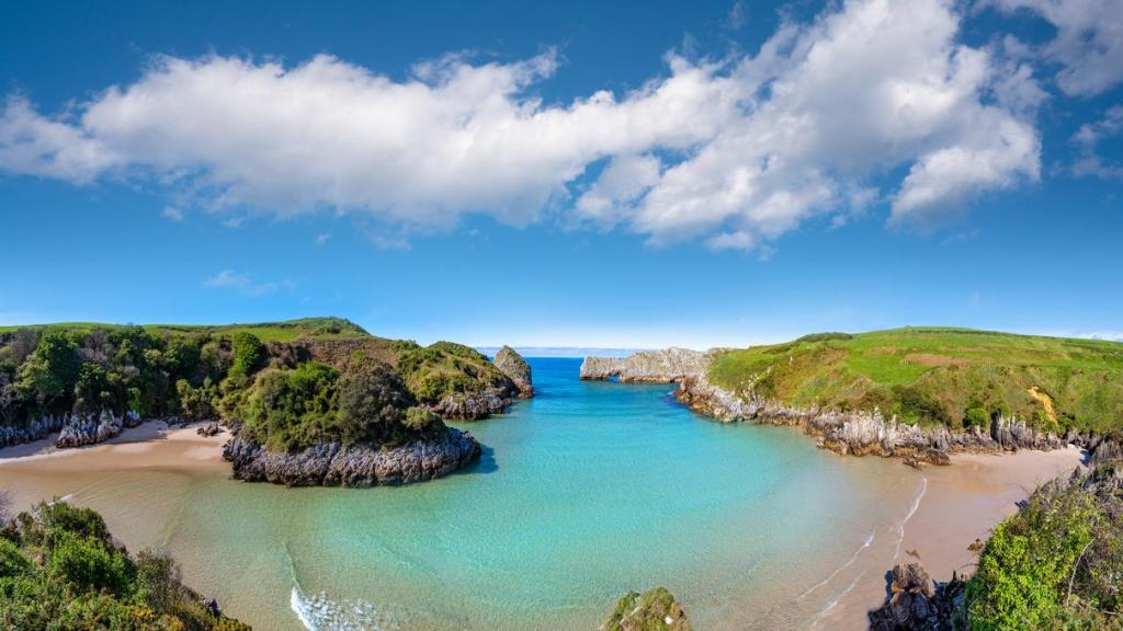 Playa de Barnejo Berellin, Cantabria.