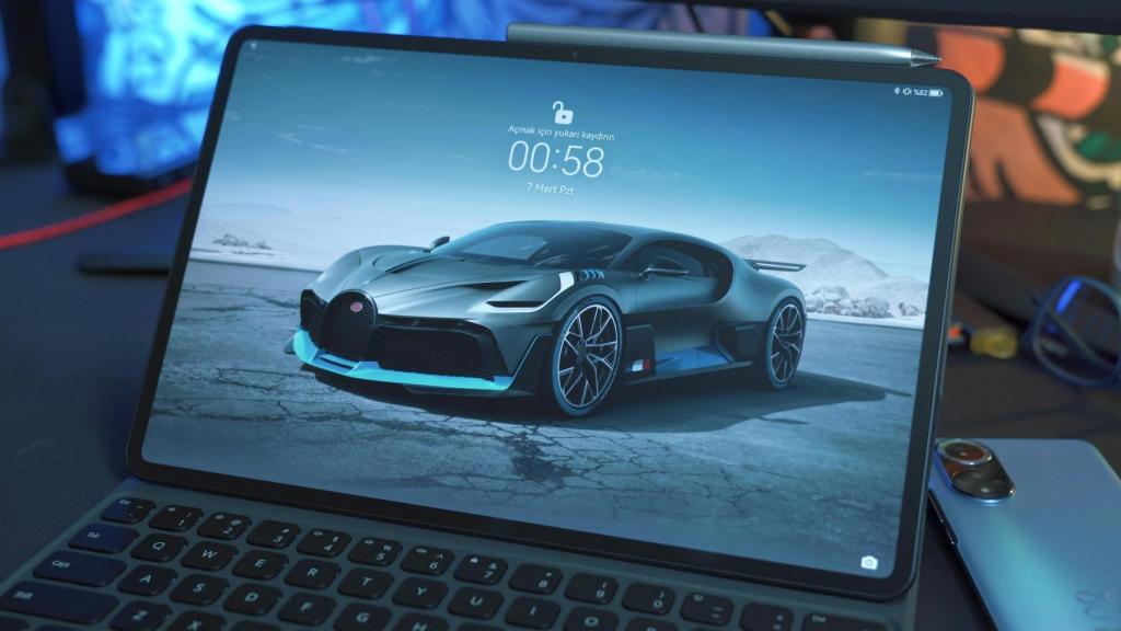 Una tablet conectada a Internet a través de un smartphone