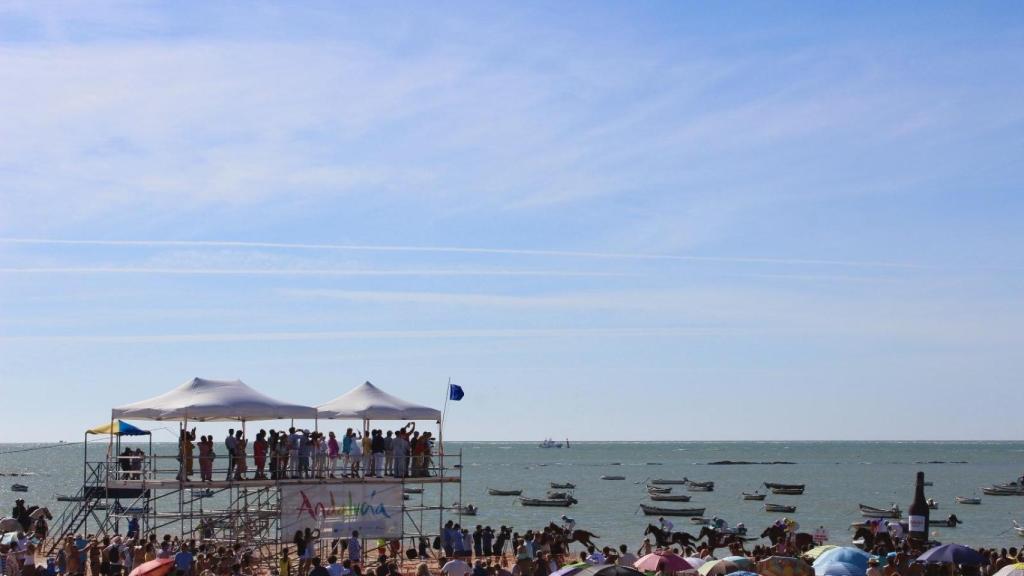 Caballos cruzando la meta sanluqueña