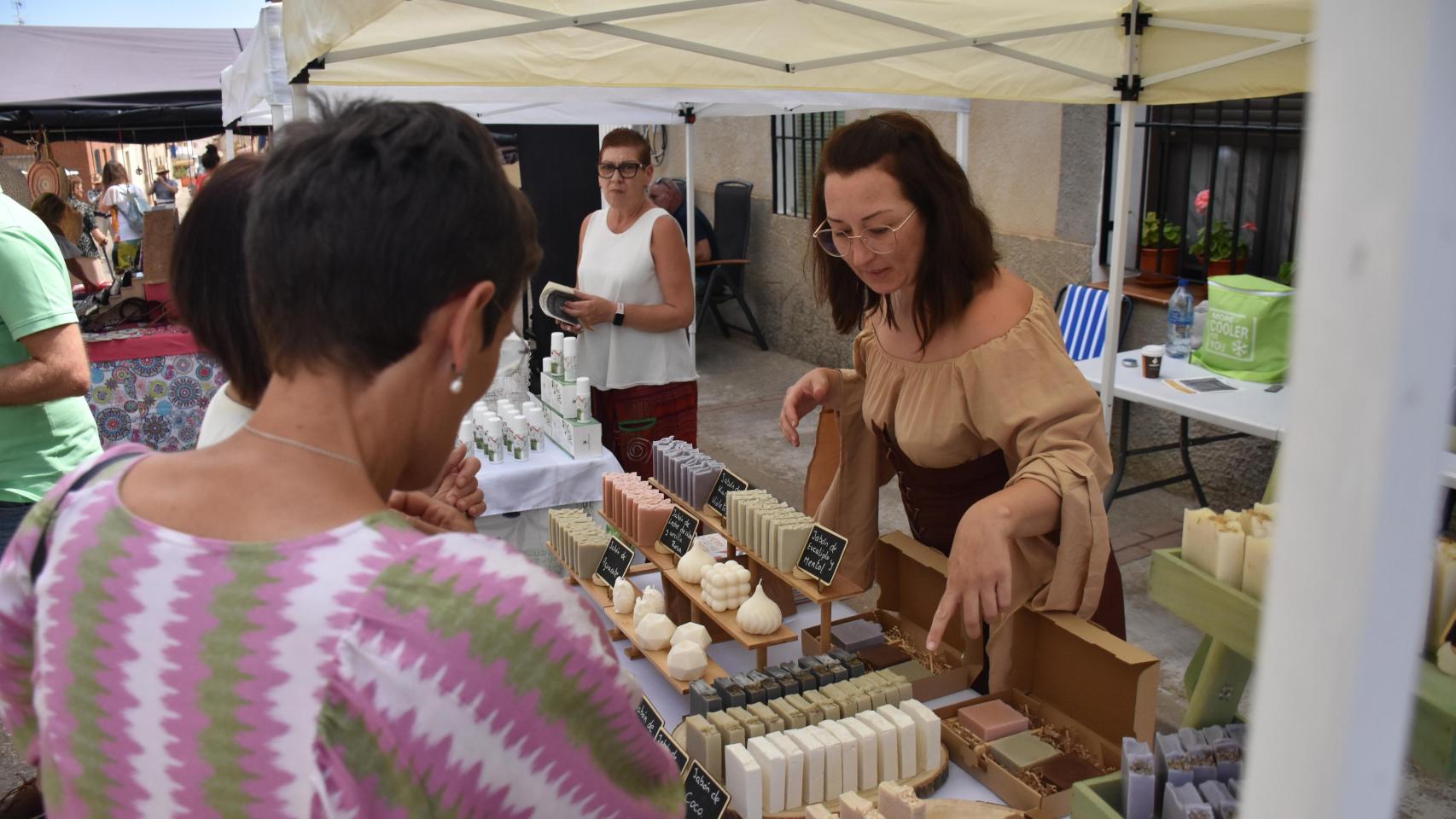 Foto de archivo de un Mercado Artesanal (Tordehumos).