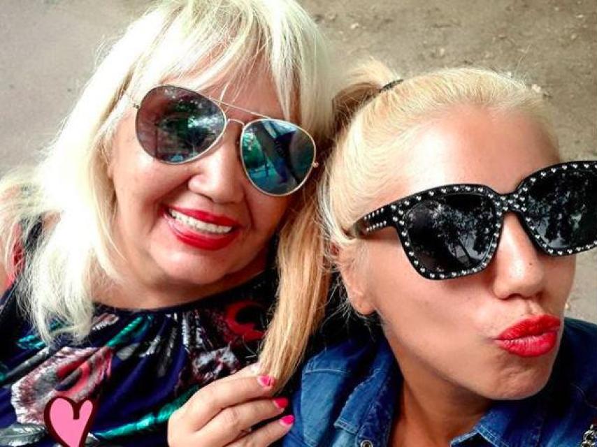 Rebeca Pous y su madre, Franciska, en una imagen de redes sociales.