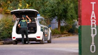 La Guardia civil en el polideportivo municipal donde fue asesinado el pequeño Mateo. Foto: Javier Longobardo.