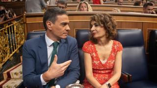 Pedro Sánchez junto a la vicepresidenta María Jesús Montero, el pasado 17 de julio en el Congreso de los Diputados.