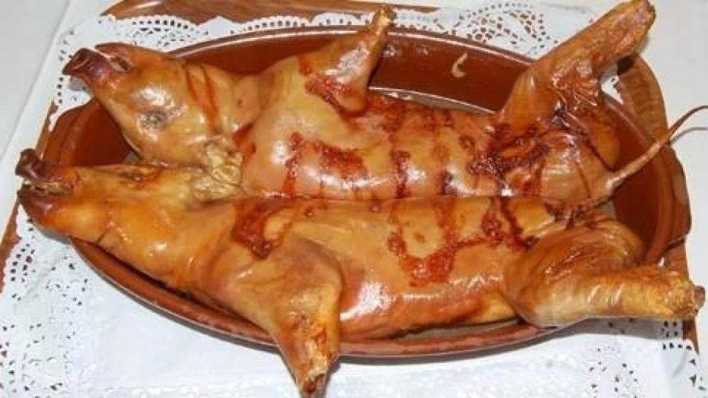 Tostón al horno, típico de Las Cabañas