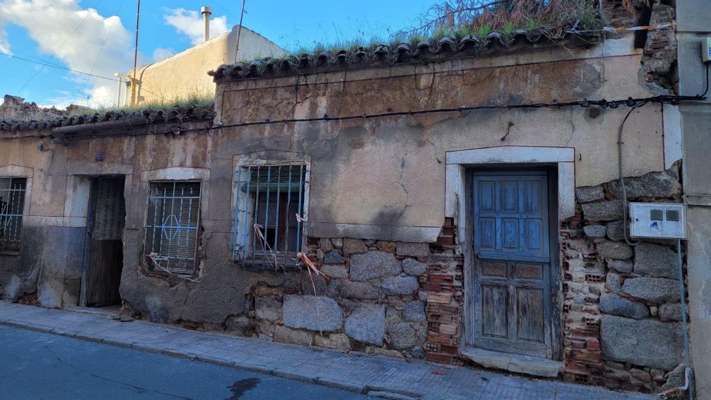 Fachada de la vivienda de Ajofrín.