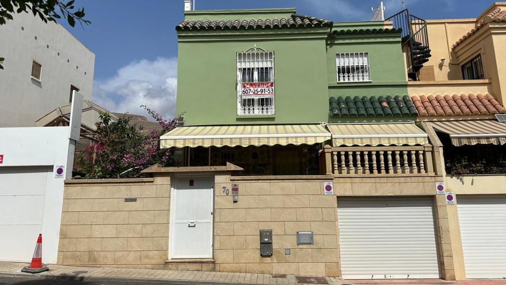 El chalé adosado en el que vivía Rafael Piorno y el que fue asesinado.