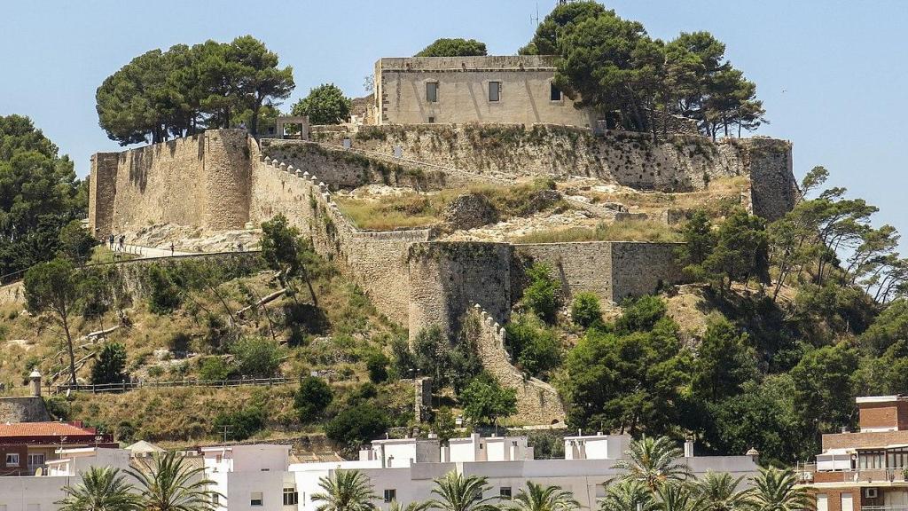 Fotografía del castillo de Denia construido originalmente por Muyahid.