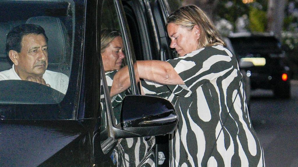 Caritina Goyanes, en el funeral de su padre Carlos.