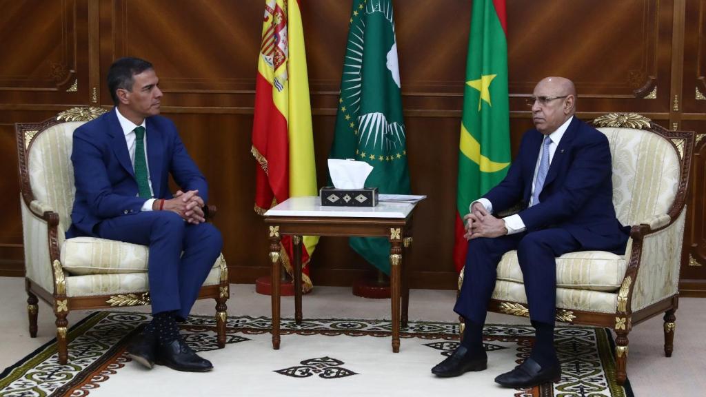 El presidente del Gobierno, Pedro Sánchez, y el presidente de Mauritania, Mohamed Cheikh El Ghazouani.