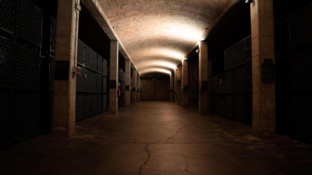 En el interior de las bodegas de Raventós i Blanc, donde hay alrededor de 3 millones de botellas.