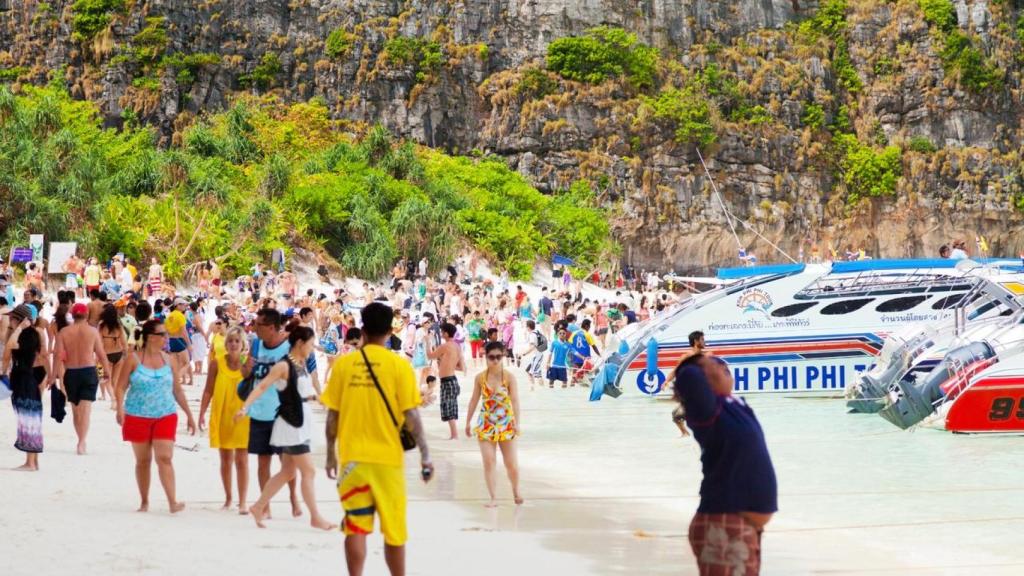 Bahía Maya en Phi Phi Leh recibe miles de visitantes