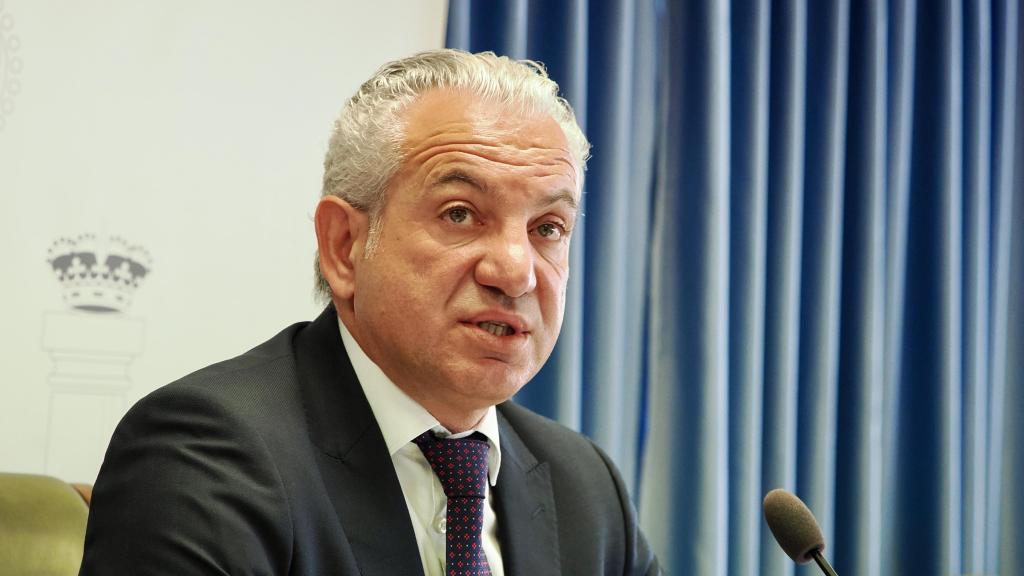 El delegado del Gobierno en Castilla y León, Nicanor Sen, presenta en rueda de prensa la inversión que actualmente ejecuta el Gobierno de España en la ciudad de Valladolid