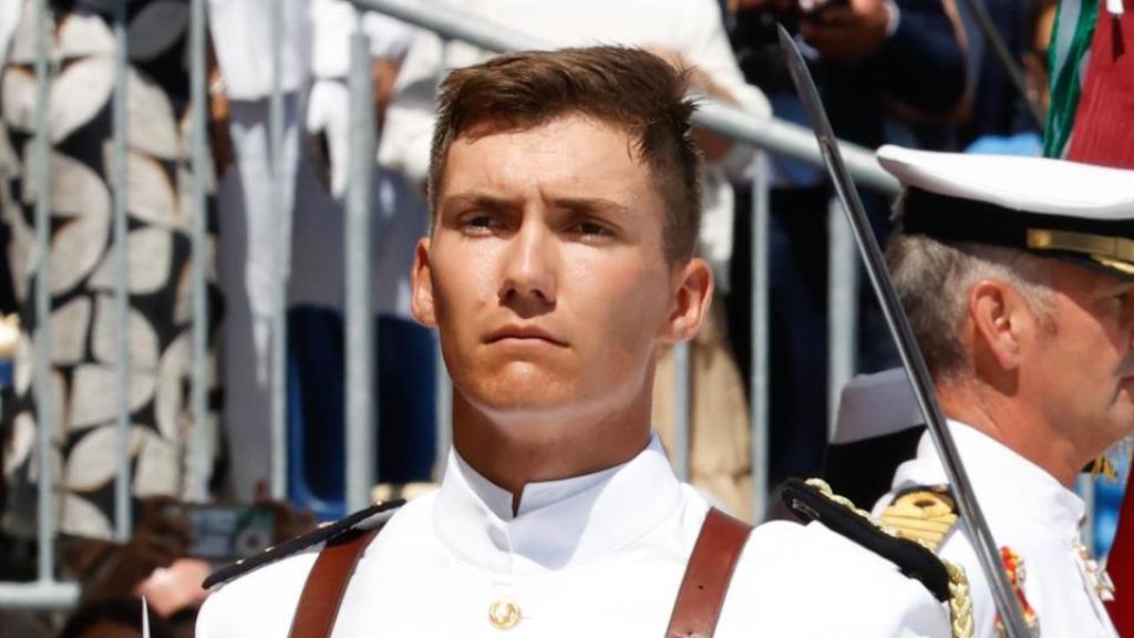 Pedro López-Quesada de Borbón en la jura de bandera.