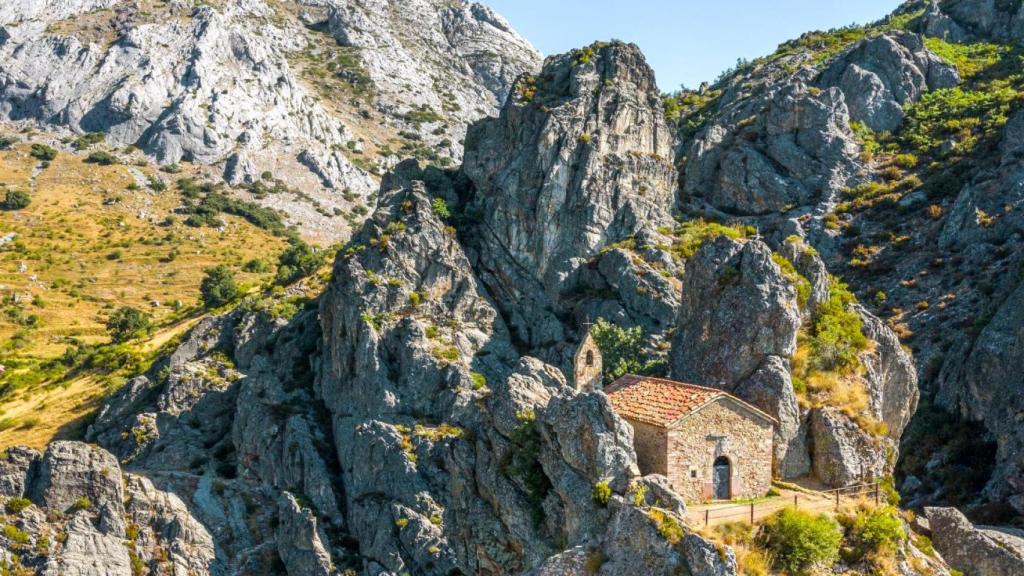Ermita de San Froilán en  la montaña del Curueño