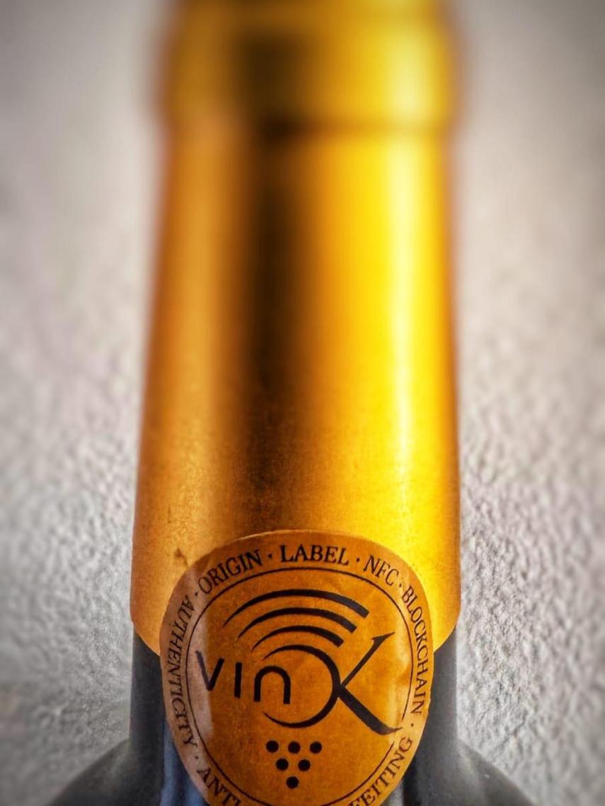 Chip NFC que incluyen todas las botellas con la tecnología de Vinok.