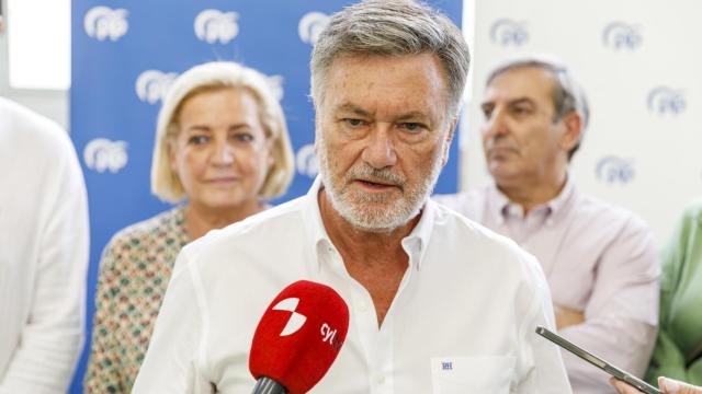 El secretario general del PPCyL, Francisco Vázquez, en Segovia