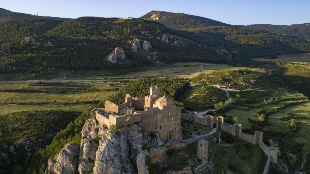 El castillo de Loarre visto desde lo alto.