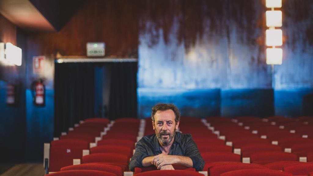Antonio Molero, en el patio de butacas del teatro donde se representa 'Terapia integral'