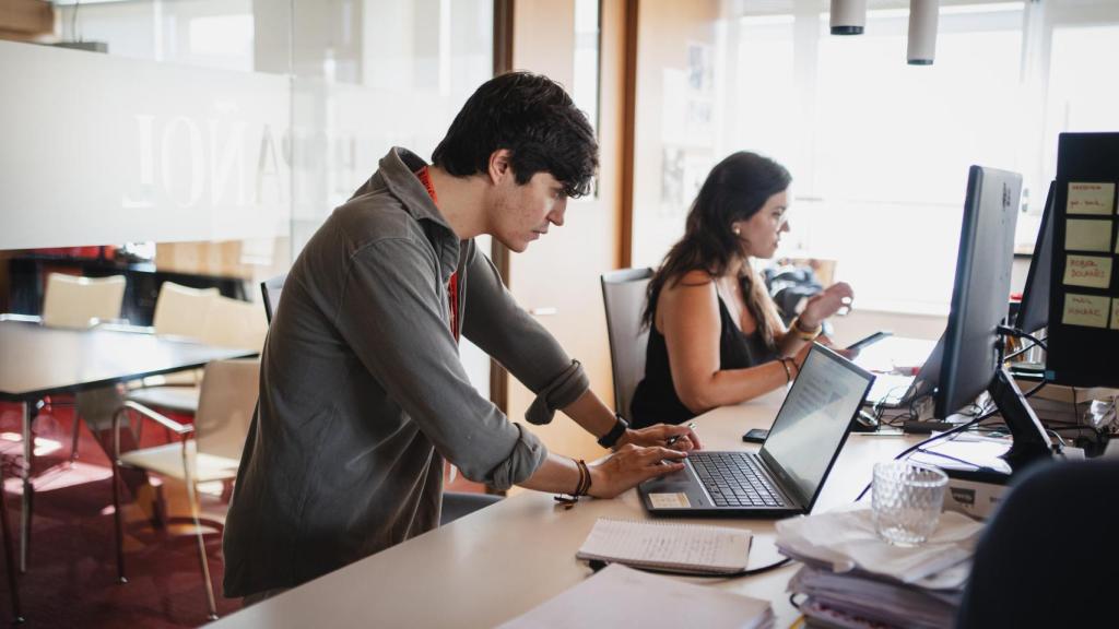 Trabajando en la sección España de EL ESPAÑOL