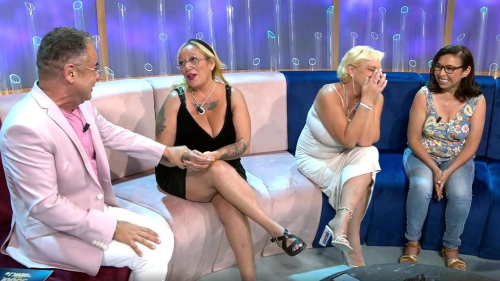 Jorge Javier y sus invitadas en 'El diario de Jorge'