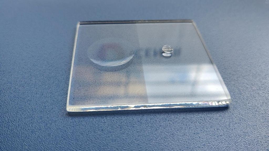 El nuevo vidrio permite que el agua se deslice y limpie mejor los paneles