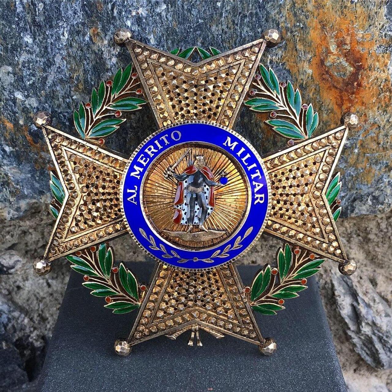 Gran Cruz Laureada de la Real y Militar Orden de San Fernando. https://es.wikipedia.org