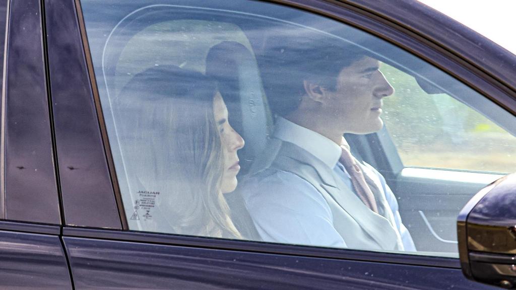 Carlos Fitz-James y su mujer, Belén Corsini.