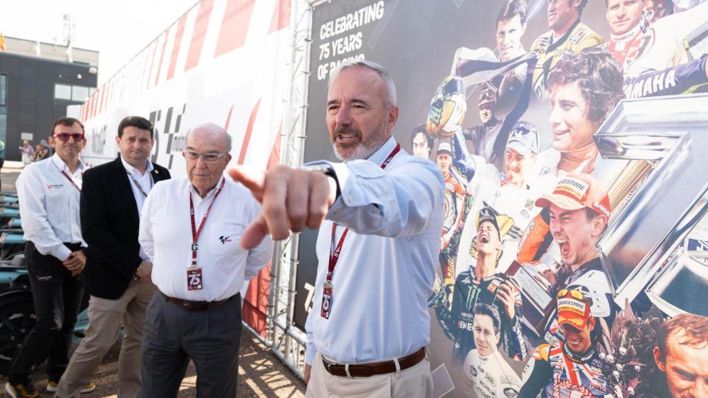 El presidente de Aragón, Jorge Azcón, durante su visita a Motorland.