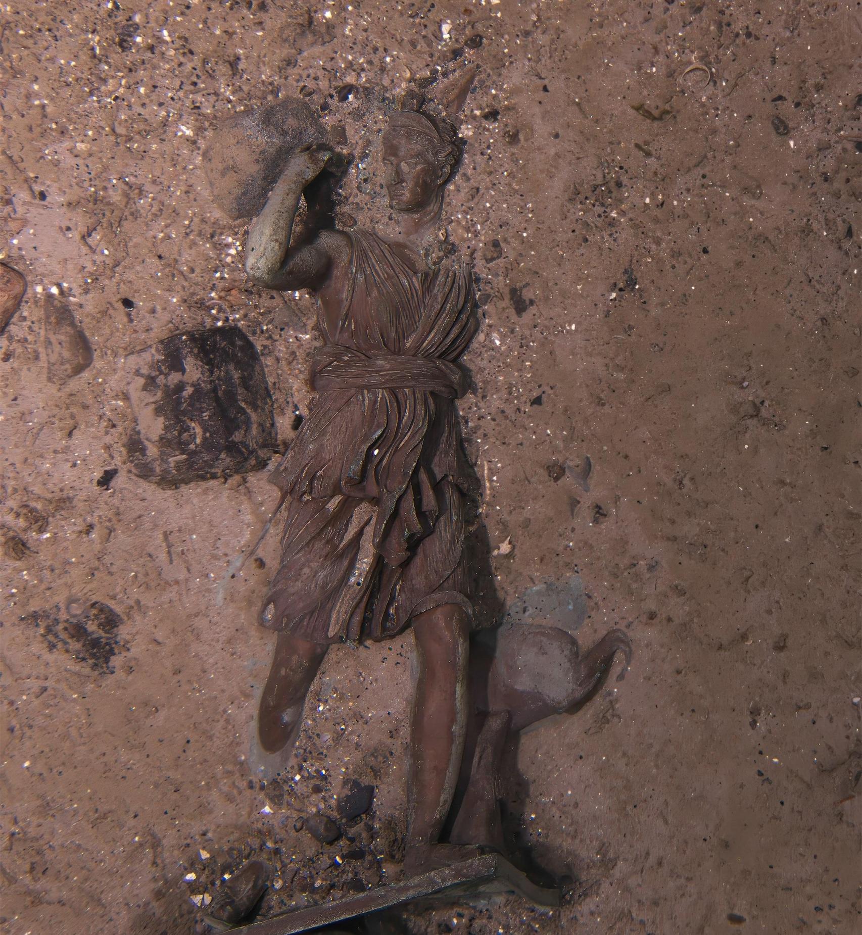 Vista de la estatua de bronce de la diosa romana Diana, conocida como Diana de Versalles que estaba sobre la repisa de la chimenea de la Sala de Primera Clase del Titanic.